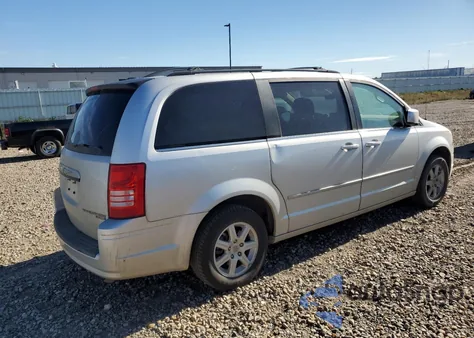 2010 Chrysler Town & Country Touring из США, поврежденный, VIN 2A4RR5D18AR440952